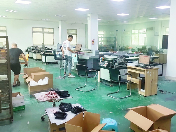 盛煌科UV平板打印機(jī)